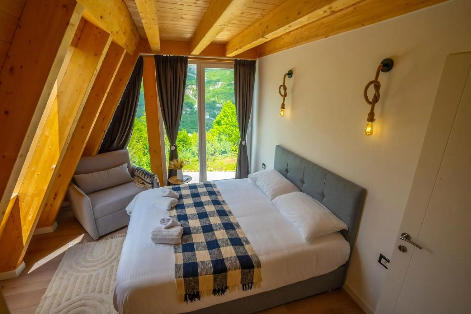 Vidis Chalet Boutique Hotel Theth Albania