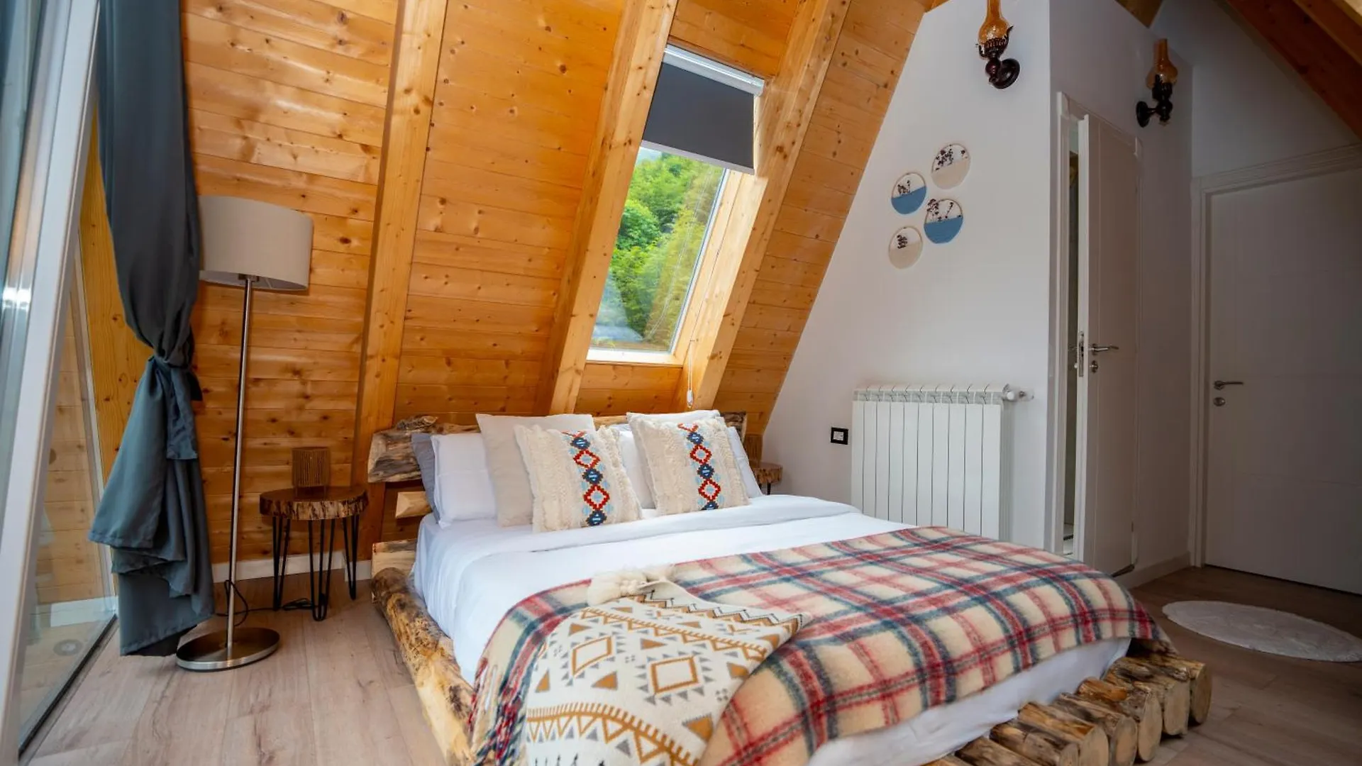 Vidis Chalet Boutique Hotel Theth 0*,  Albania
