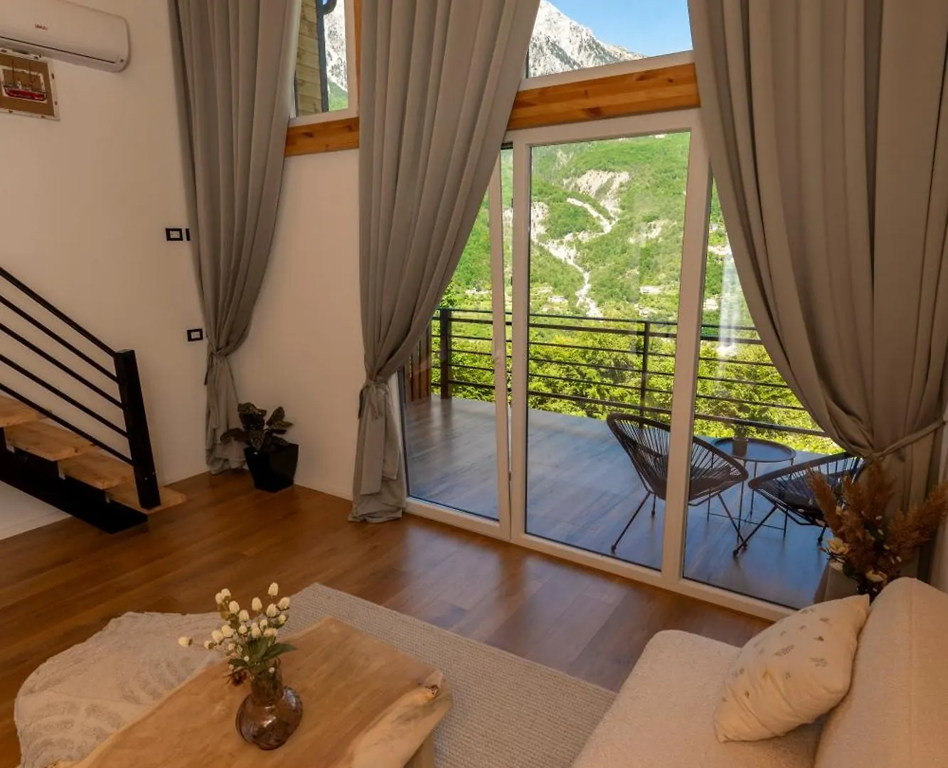 Vidis Chalet Boutique Hotel Theth 0*,